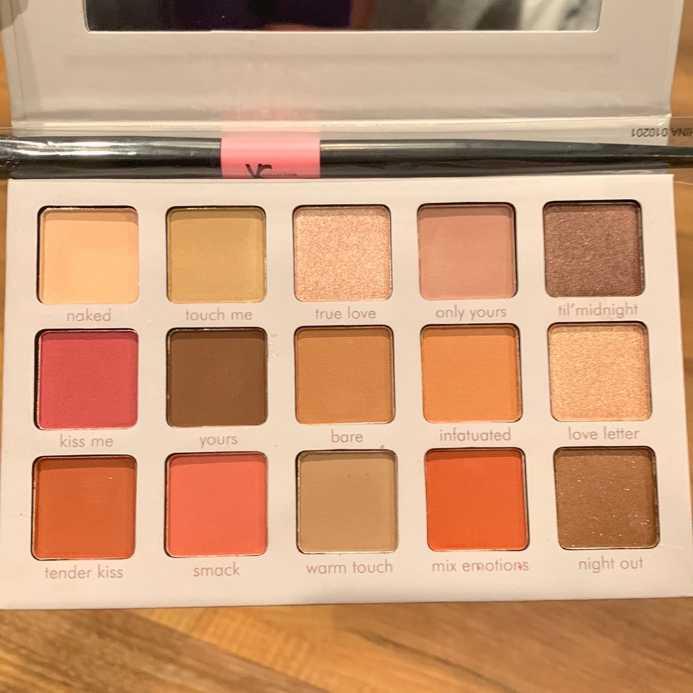 *Free* Beauty Creations “Irresistible” Palette